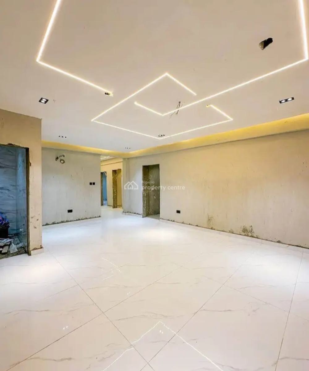 Lovely 3 Bedroom Apartment, Yaba, Lagos, Flat / Apartment for Sale