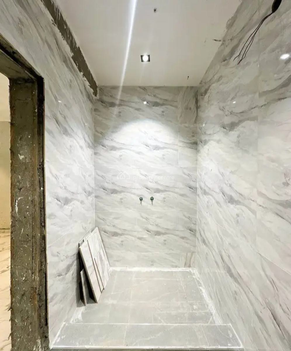 Lovely 3 Bedroom Apartment, Yaba, Lagos, Flat / Apartment for Sale