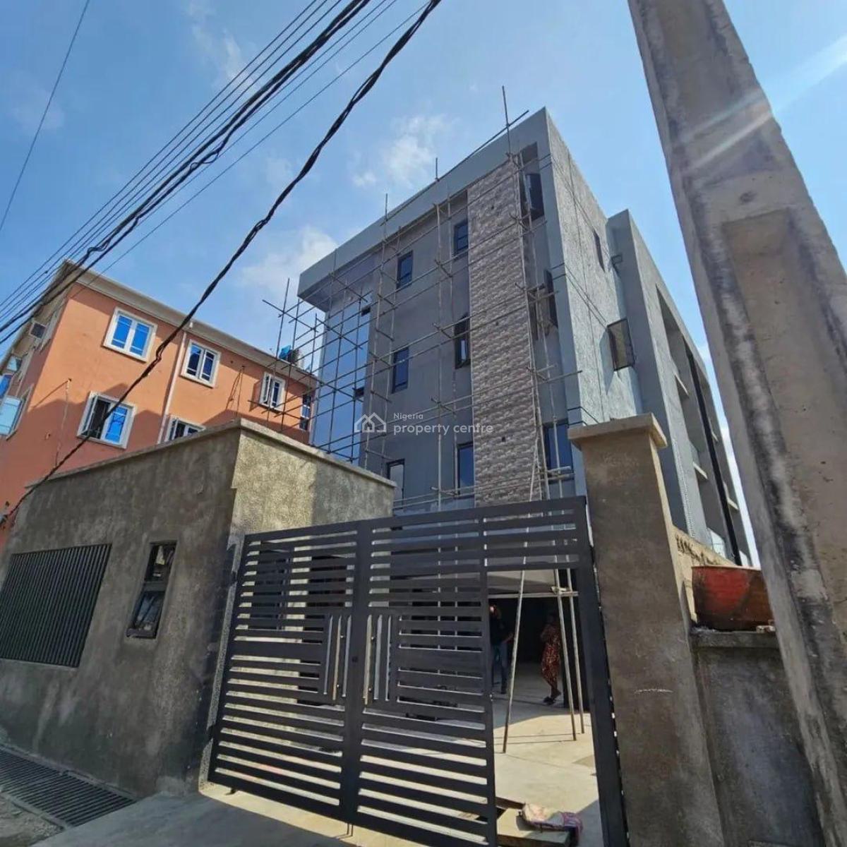 2 Bedroom Apartment, Surulere, Lagos, Block of Flats for Sale