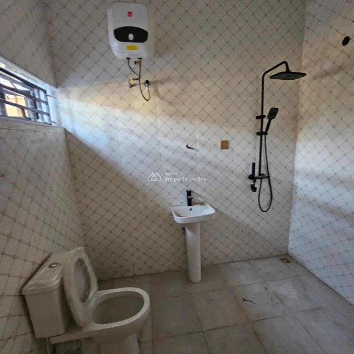 2 Bedroom Apartment, Surulere, Lagos, Block of Flats for Sale