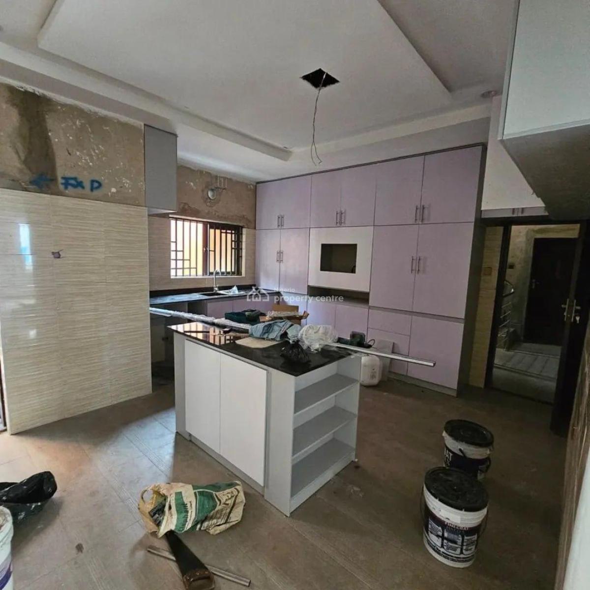 2 Bedroom Apartment, Surulere, Lagos, Block of Flats for Sale