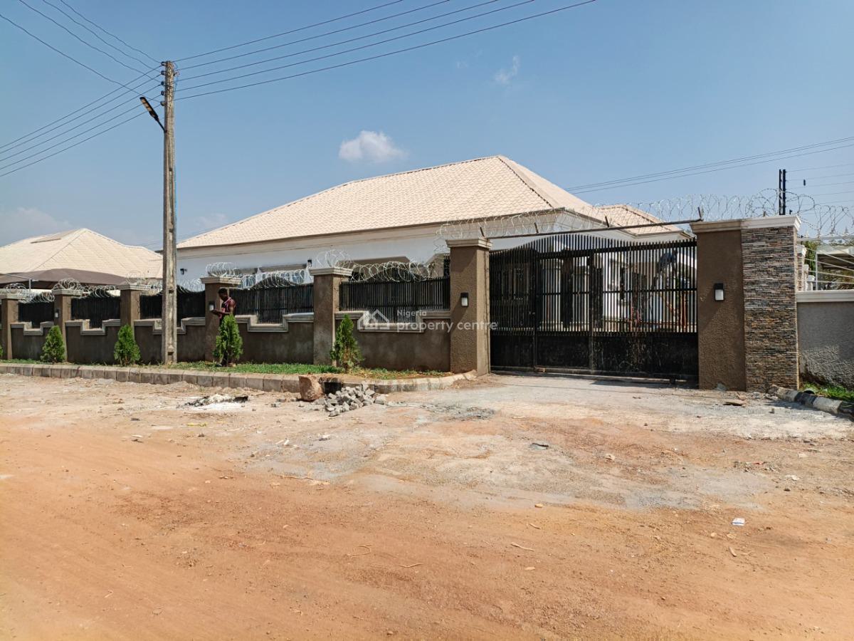 Exquisite 3 Bedroom Flat with 1 Room Bq, New Oil Spring Estate Beside New Site Estate, Lugbe District, Abuja, Flat / Apartment for Rent