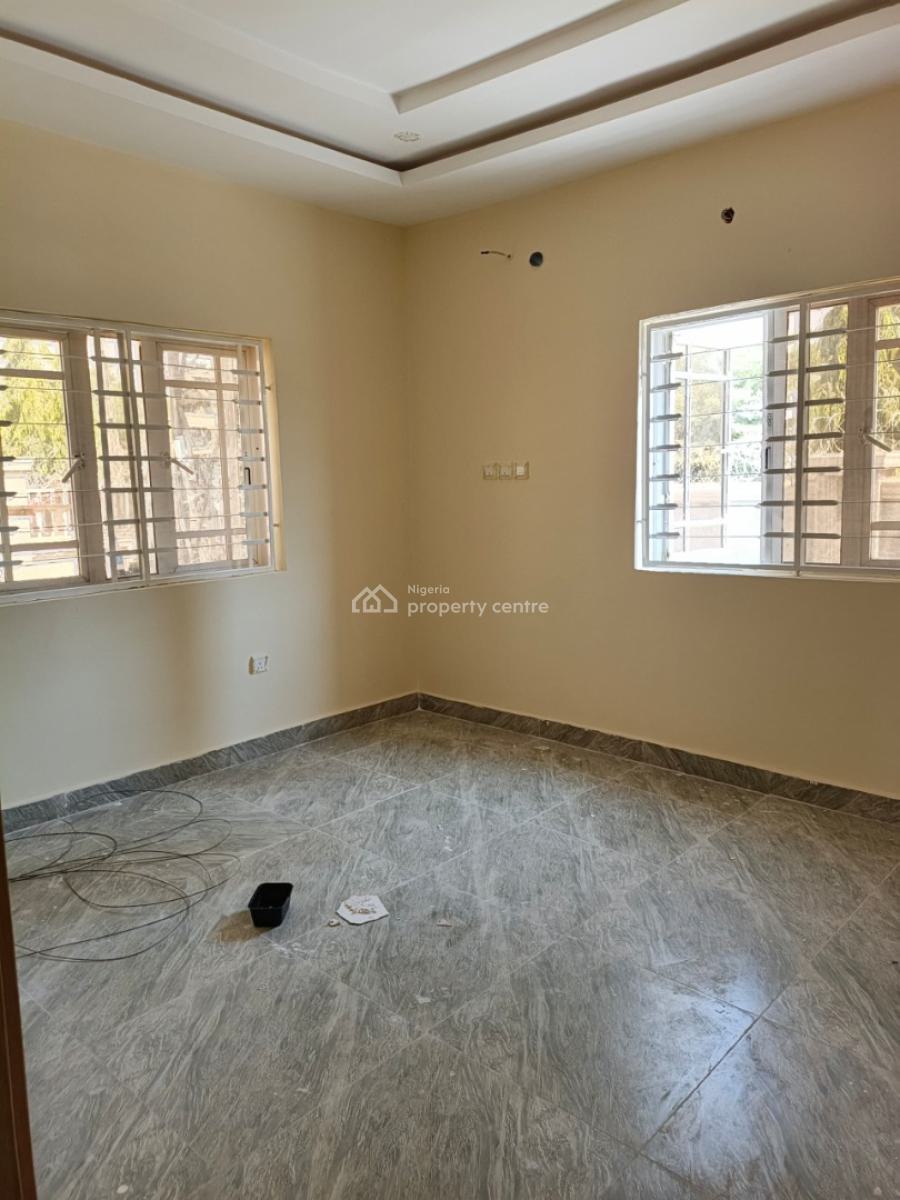 Exquisite 3 Bedroom Flat with 1 Room Bq, New Oil Spring Estate Beside New Site Estate, Lugbe District, Abuja, Flat / Apartment for Rent