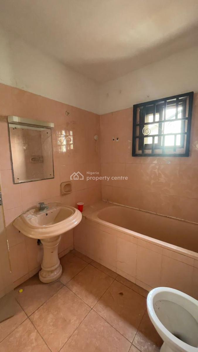 50sqm Upper Shop Space for Commercial Use, Lekki Phase 1, Lekki, Lagos, Shop for Rent