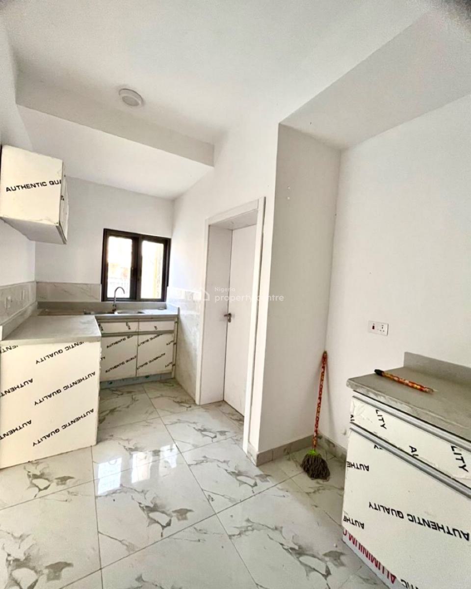 2 Bedroom Apartment, Ikota, Lekki, Lagos, Flat / Apartment for Sale