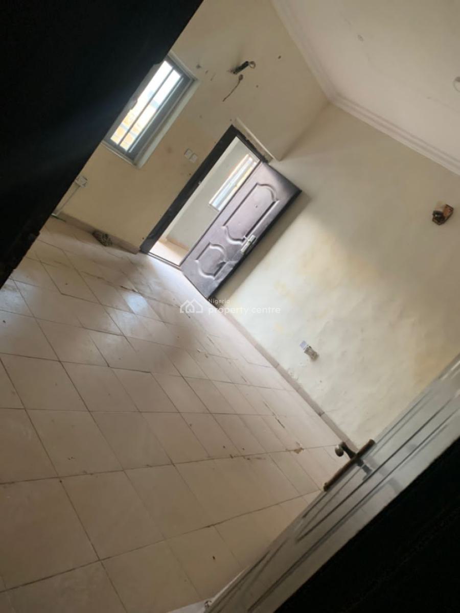 Spacious 2 Bedroom Flat, Mobile Road, Ilaje, Ajah, Lagos, Flat / Apartment for Rent