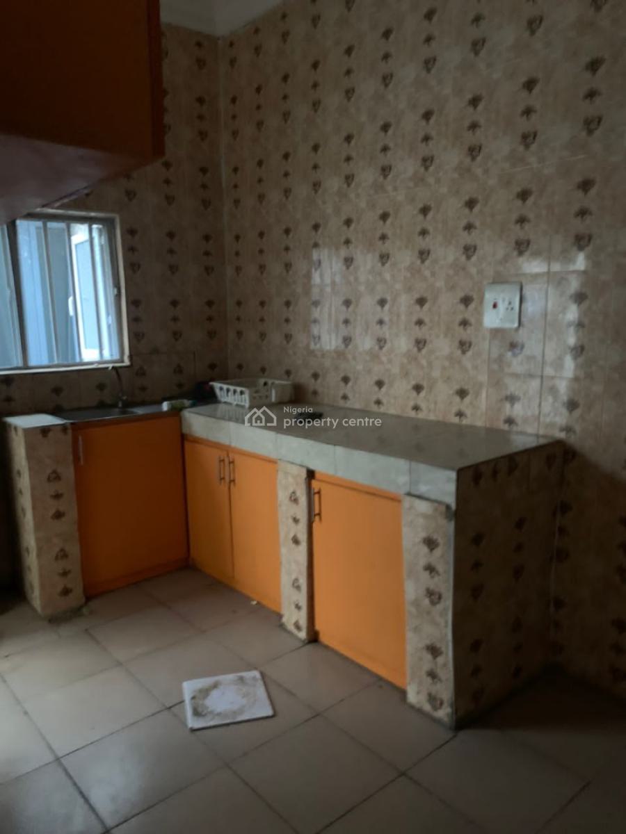Spacious 2 Bedroom Flat, Mobile Road, Ilaje, Ajah, Lagos, Flat / Apartment for Rent