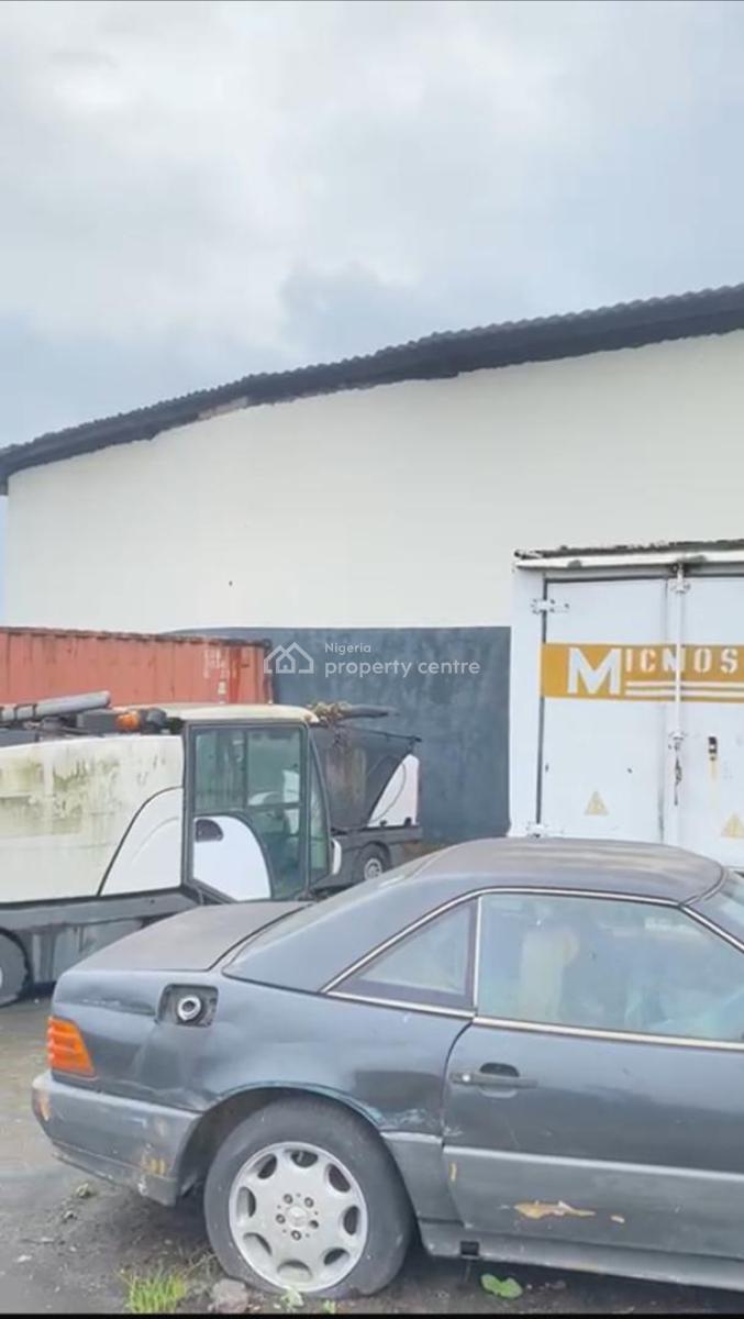 14,200 Sqft Self Compound Warehouse with Office Space Available, Iganmu, Lagos, Warehouse for Rent