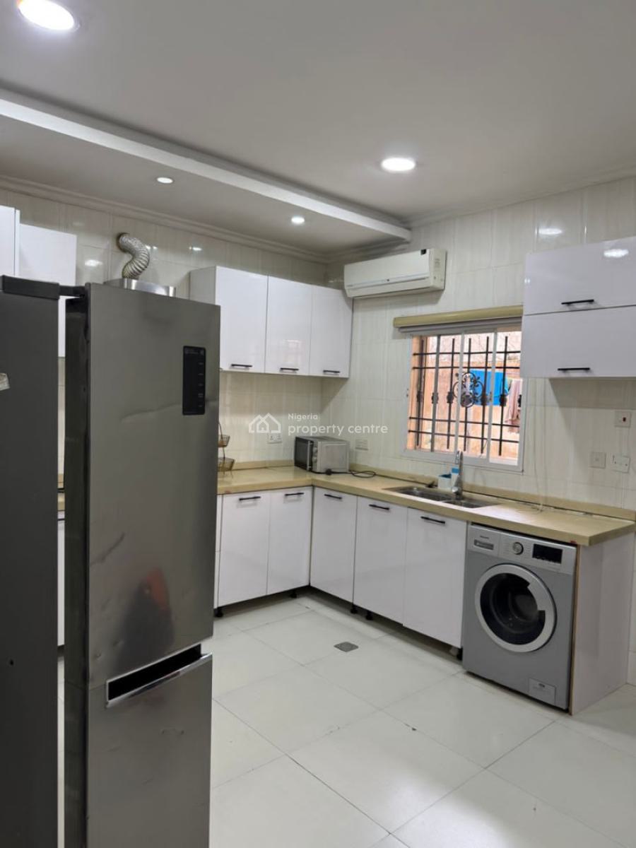 Spacious Three Bedroom Apartment, Victoria Island (vi), Lagos, Flat / Apartment for Rent