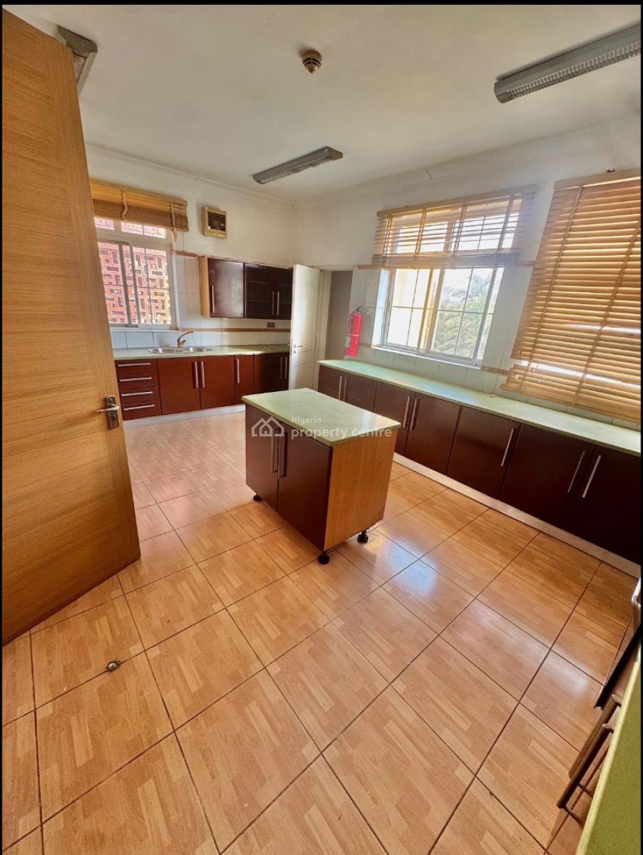 Luxury Finished 3 Bedroom Unfurnished Maisonette, Maitama District, Abuja, Flat / Apartment for Rent