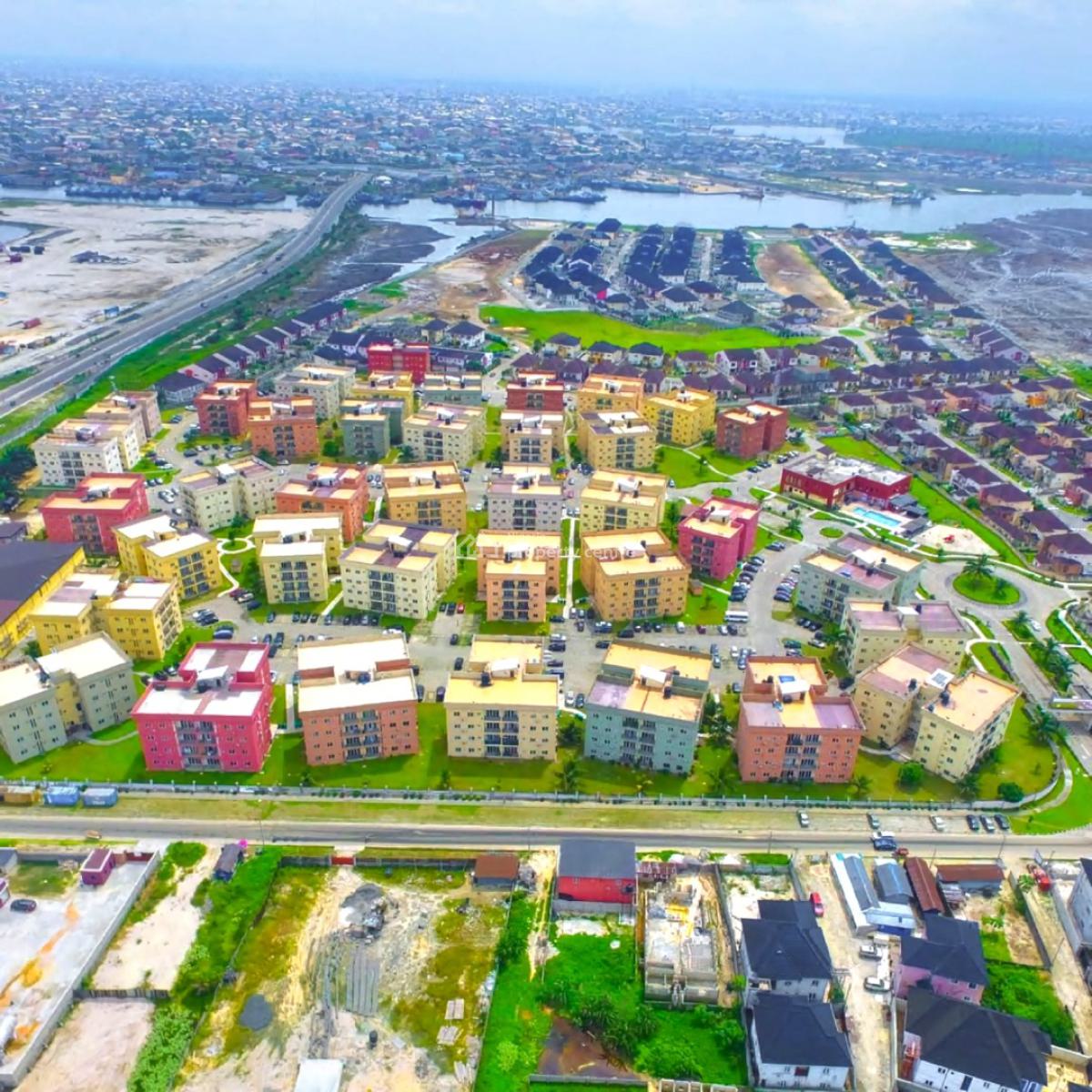 Standard 3 Bedroom Apartment on The Ground Floor, Golf Estate, Peter Odili Road, Trans Amadi, Port Harcourt, Rivers, Flat / Apartment for Sale