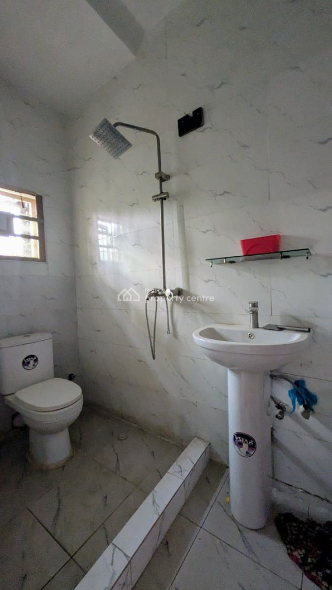 Clean 3bedroom Apartment, Dakibiu, Wuye, Abuja, Flat / Apartment for Sale