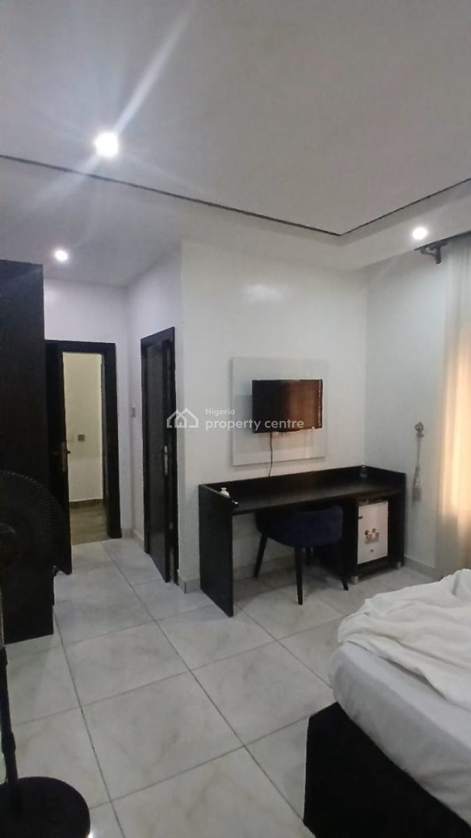 Luxury 4 Unit of 2 Bedroom & 2 Unit of Mini Flat Furnished Apartment, Off Admiralty Way, Lekki Phase 1, Lekki, Lagos, Flat / Apartment for Sale