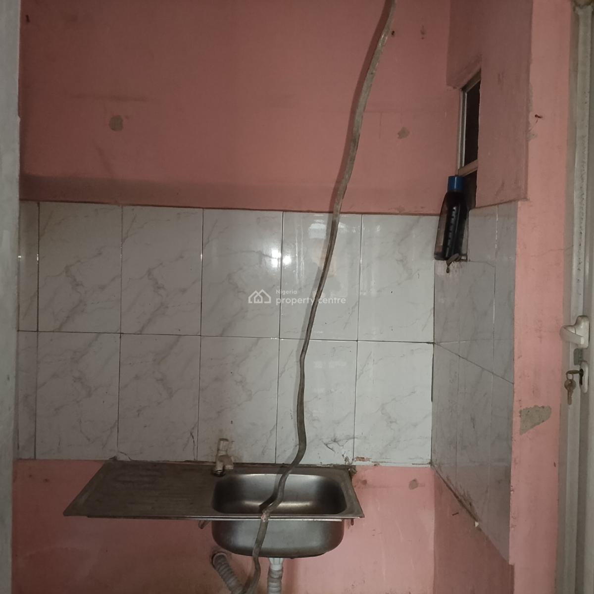 Just Out Decent Roomself Contain Upstairs, 27 Moleye Street, Alagomeji, Yaba, Lagos, Self Contain (single Rooms) for Rent