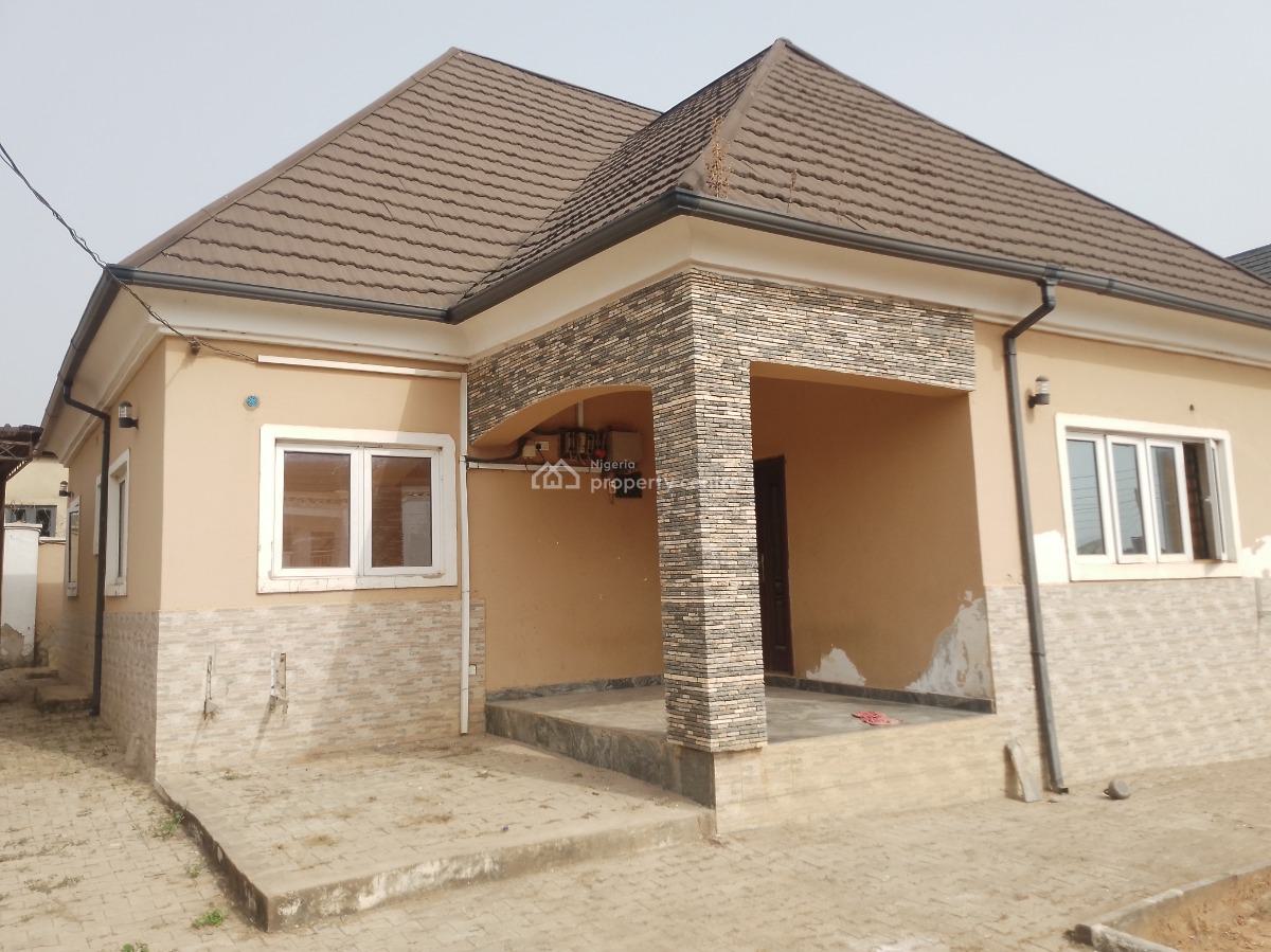 Luxury Four Bedroom Apartment, Scc Road, Ushafa, Bwari, Abuja, Detached Bungalow for Rent