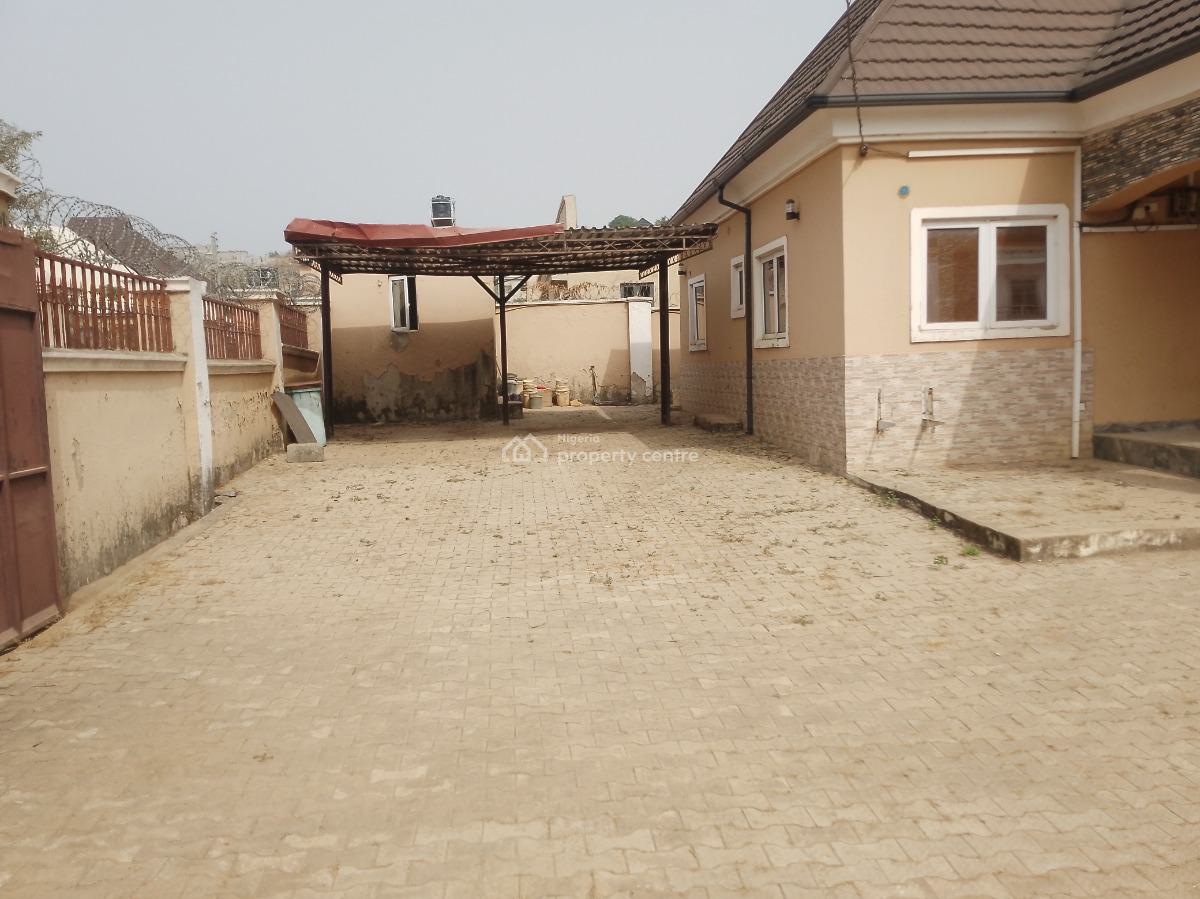 Luxury Four Bedroom Apartment, Scc Road, Ushafa, Bwari, Abuja, Detached Bungalow for Rent
