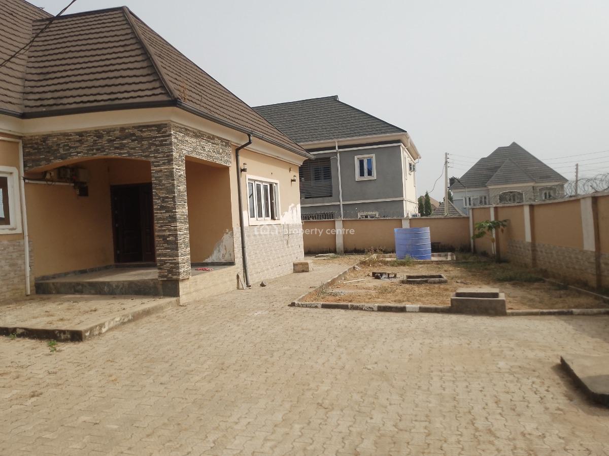 Luxury Four Bedroom Apartment, Scc Road, Ushafa, Bwari, Abuja, Detached Bungalow for Rent