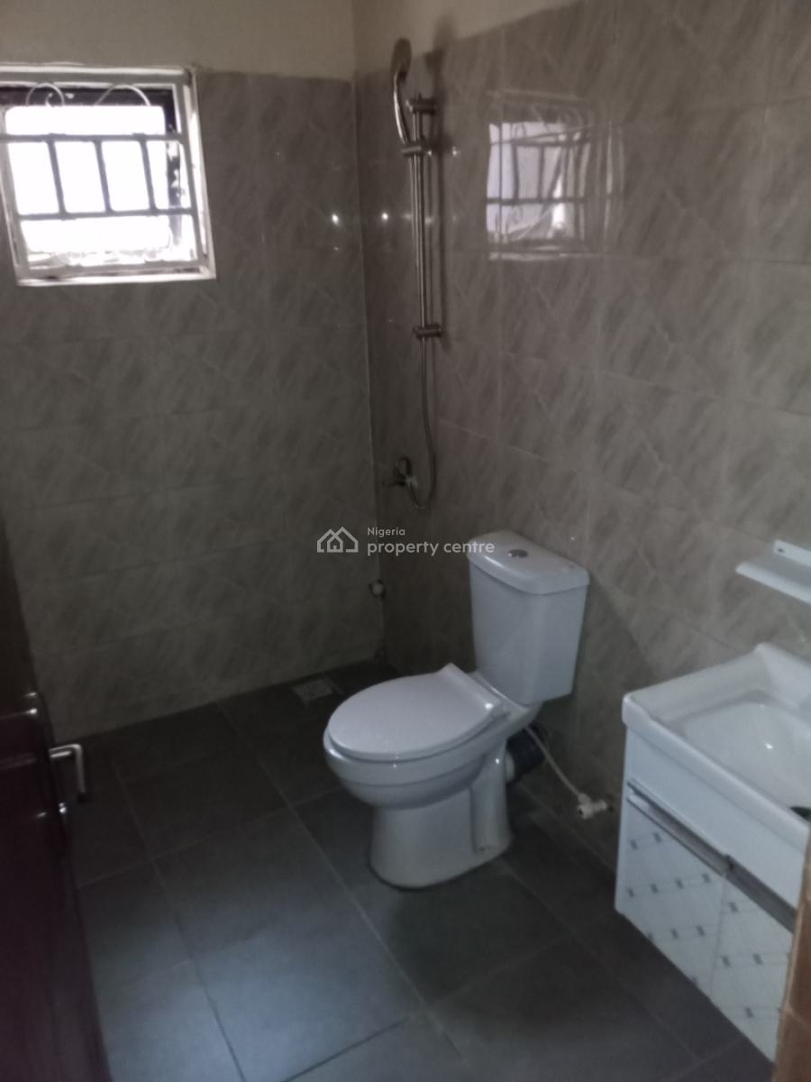 Beautiful 2 Bedroom Flat Apartment, Omole Phase 2, Ikeja, Lagos, Flat / Apartment for Rent