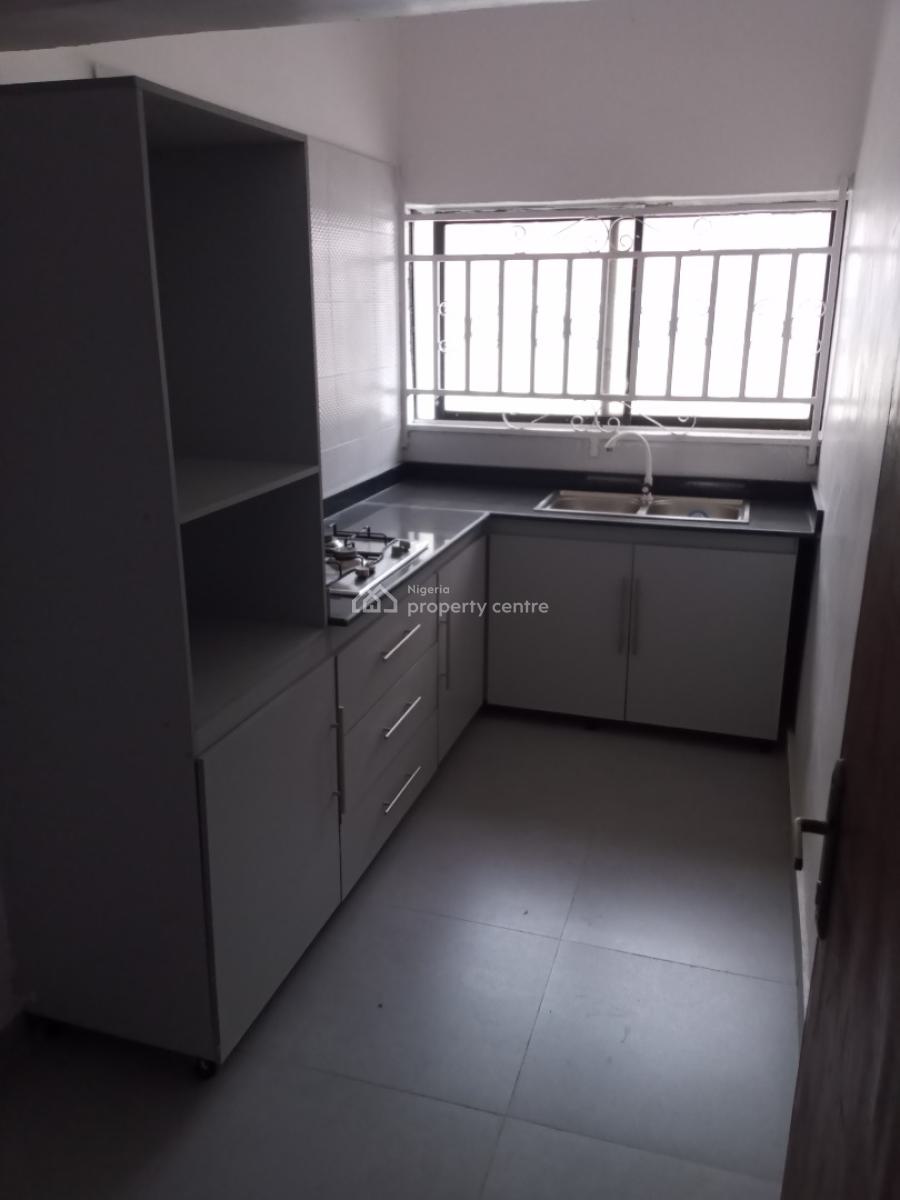 Beautiful 2 Bedroom Flat Apartment, Omole Phase 2, Ikeja, Lagos, Flat / Apartment for Rent