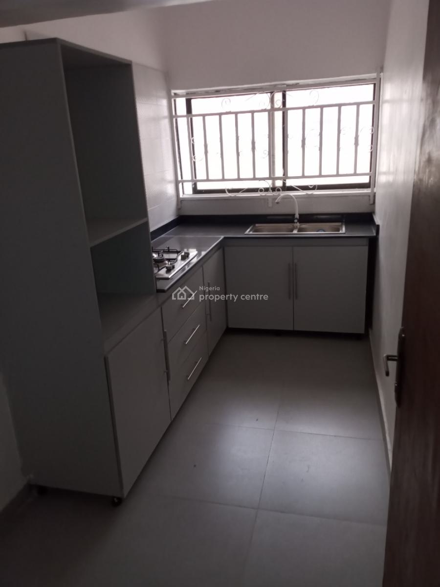 Beautiful 2 Bedroom Flat Apartment, Omole Phase 2, Ikeja, Lagos, Flat / Apartment for Rent