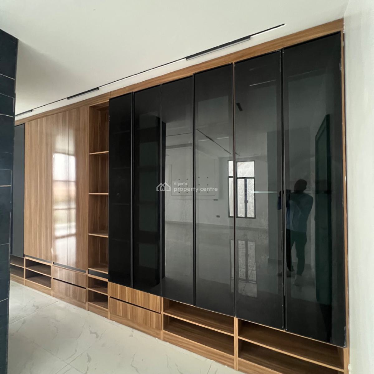 5 Bedroom & Bq, Lekki Phase 1, Lekki, Lagos, Detached Duplex for Sale