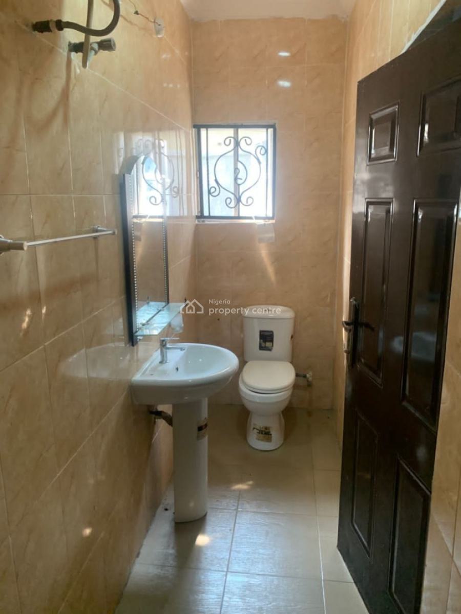 3 Bedroom Flat, Opposite Abraham Adesanya Estate, Lekki Phase 2, Lekki, Lagos, Flat / Apartment for Rent