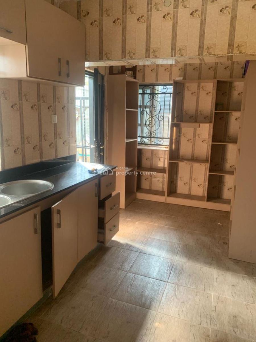 3 Bedroom Flat, Opposite Abraham Adesanya Estate, Lekki Phase 2, Lekki, Lagos, Flat / Apartment for Rent