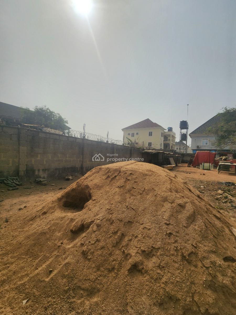 Flat Buildable Land in a Very Good Location, By Aduvie School, Jahi, Abuja, Residential Land for Sale