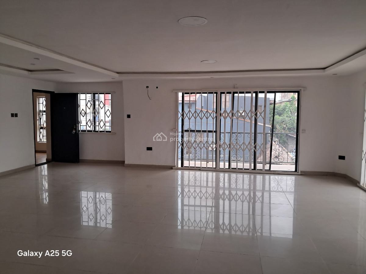 Massive 3 Bedrooms Flat, Ikeja Gra, Ikeja, Lagos, Flat / Apartment for Rent