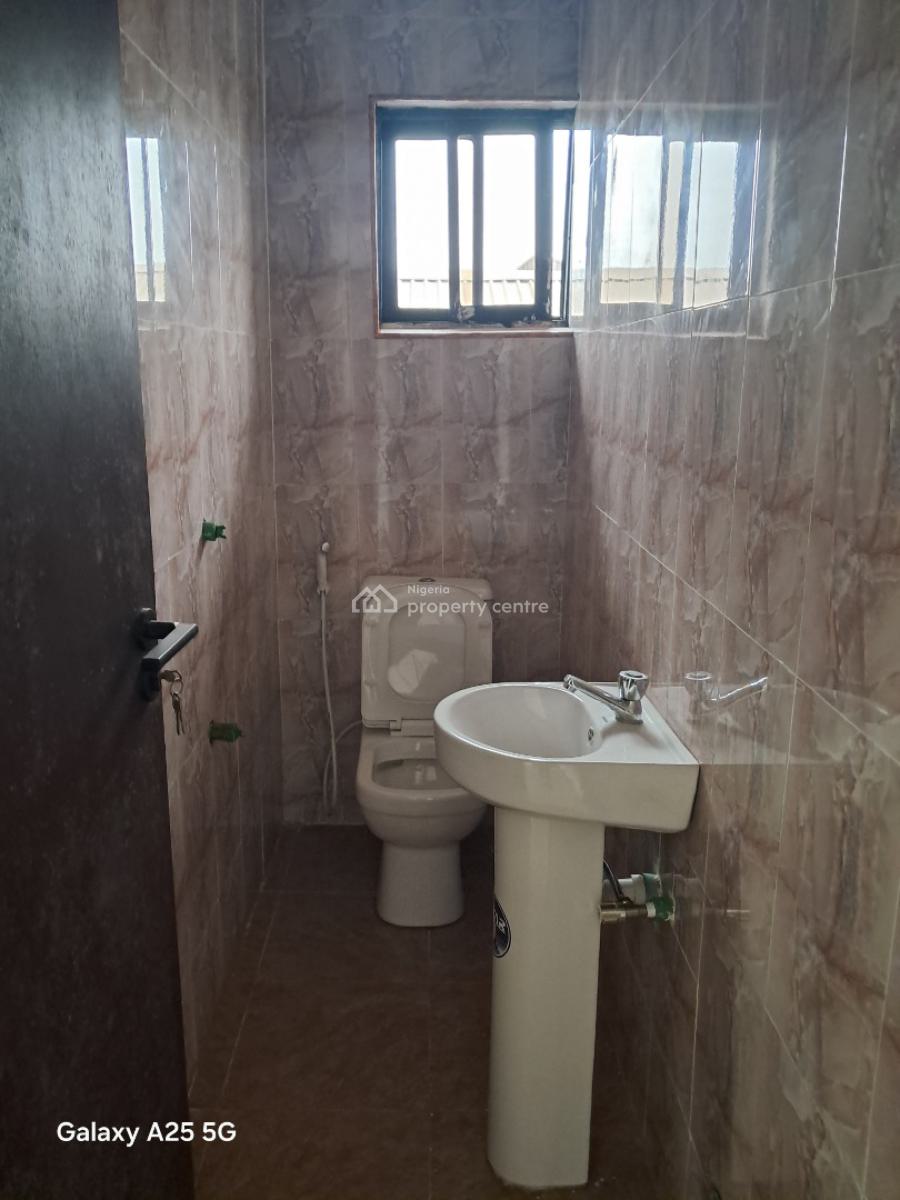 Massive 3 Bedrooms Flat, Ikeja Gra, Ikeja, Lagos, Flat / Apartment for Rent