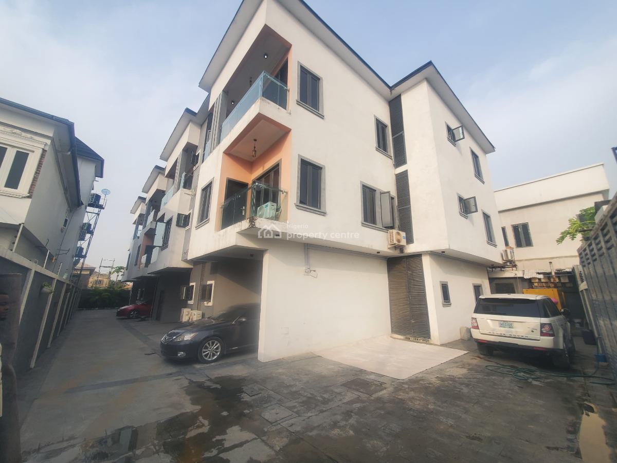 Well Maintained 3 Bedroom Apartment, Whitesand Estate Off Main Road, Ologolo, Lekki, Lagos, Flat / Apartment for Sale