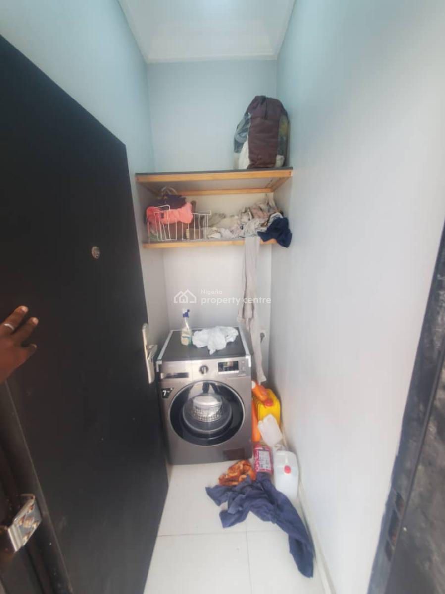 Well Maintained 3 Bedroom Apartment, Whitesand Estate Off Main Road, Ologolo, Lekki, Lagos, Flat / Apartment for Sale