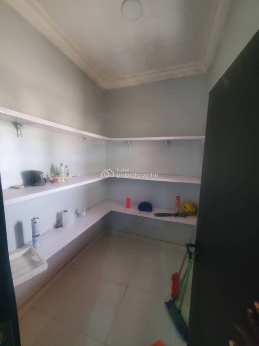 Well Maintained 3 Bedroom Apartment, Whitesand Estate Off Main Road, Ologolo, Lekki, Lagos, Flat / Apartment for Sale