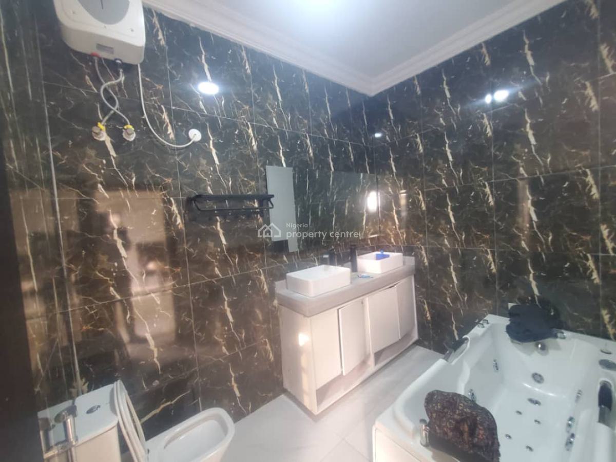 Well Maintained 3 Bedroom Apartment, Whitesand Estate Off Main Road, Ologolo, Lekki, Lagos, Flat / Apartment for Sale