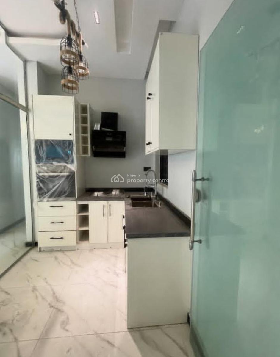 Newly Built 2 Bedroom Apartment, Freedom Way, Lekki Phase 2, Lekki, Lagos, Flat / Apartment for Rent