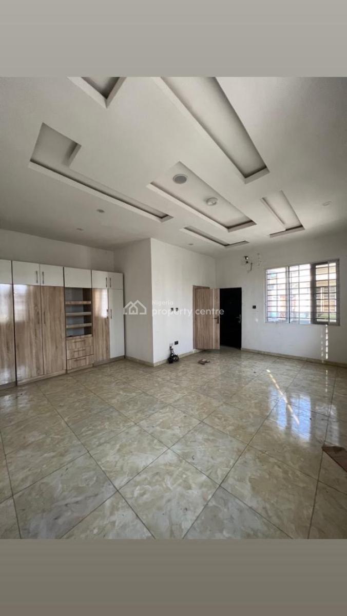 Spacious Master Bedroom, Orchid, Lekki Phase 2, Lekki, Lagos, Terraced Duplex for Rent