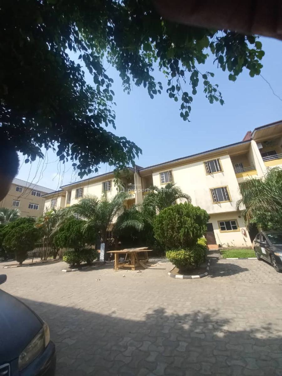 Water Front Fully Serviced 4 Bedroom Townhouse Gym Swimming Pool, Lekki Phase 1, Lekki, Lagos, House for Rent