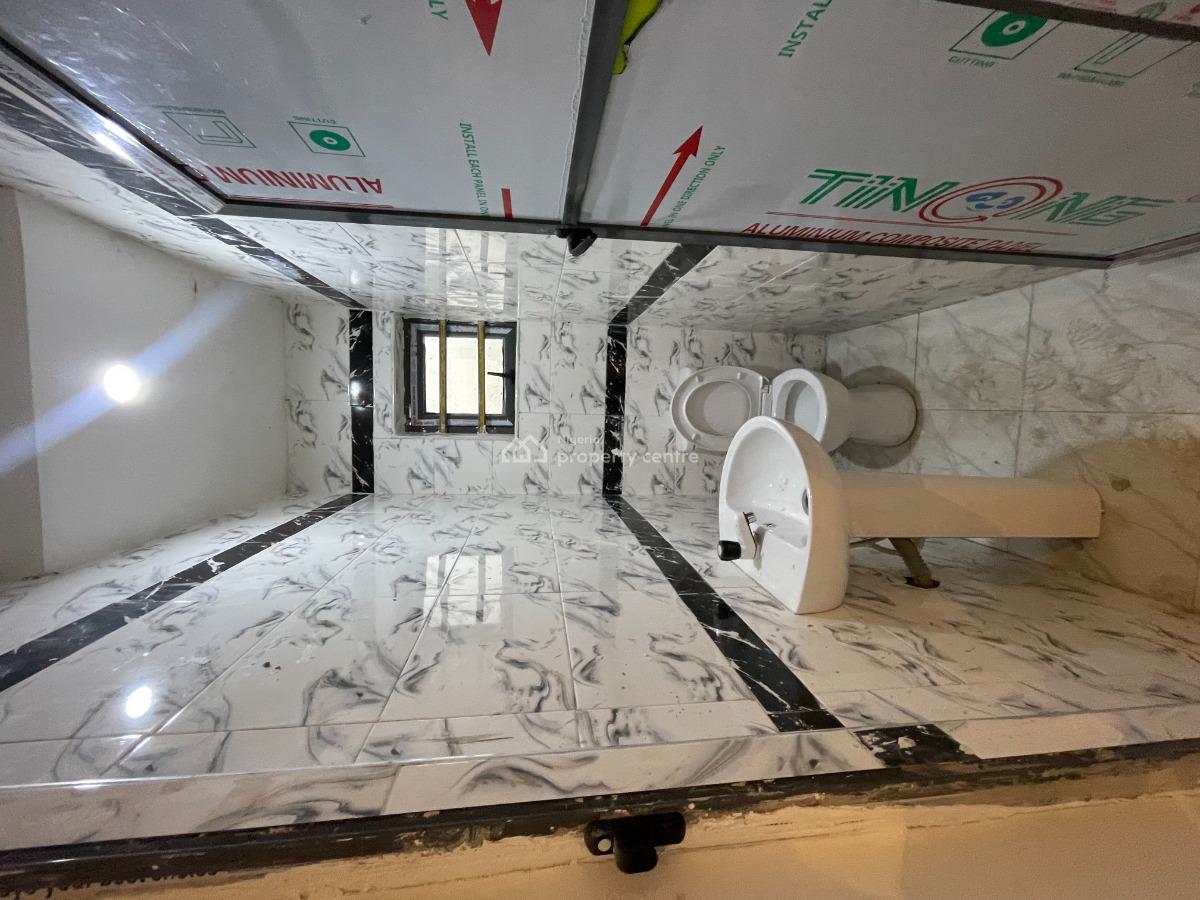 One Bedroom Apartment, 35, Akinsoji Street, Fadeyi, Shomolu, Lagos, Flat / Apartment for Rent