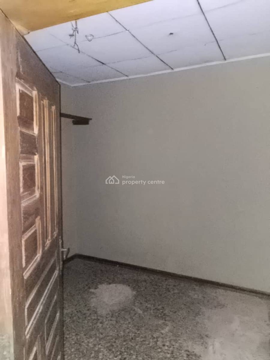 3 Bedroom Flat in a Secured Neighbourhood, Old Olowoira Road Isheri, Olowora, Magodo, Lagos, Flat / Apartment for Rent