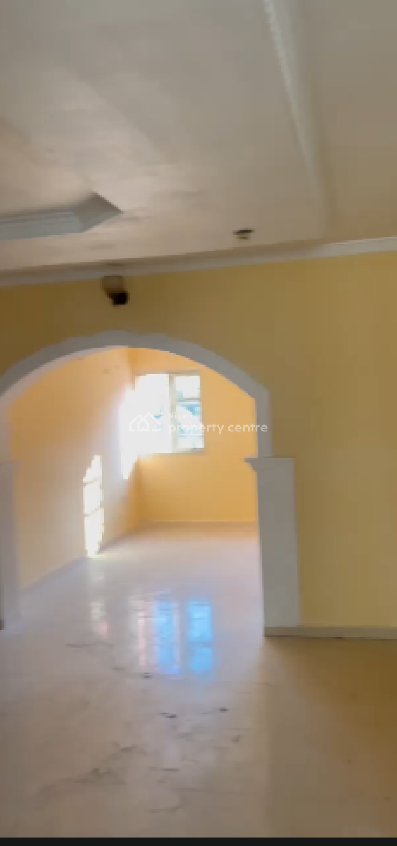 Spacious 3 Bedroom Flat, Behind Blenco, Lekki Phase 2, Lekki, Lagos, Flat / Apartment for Rent