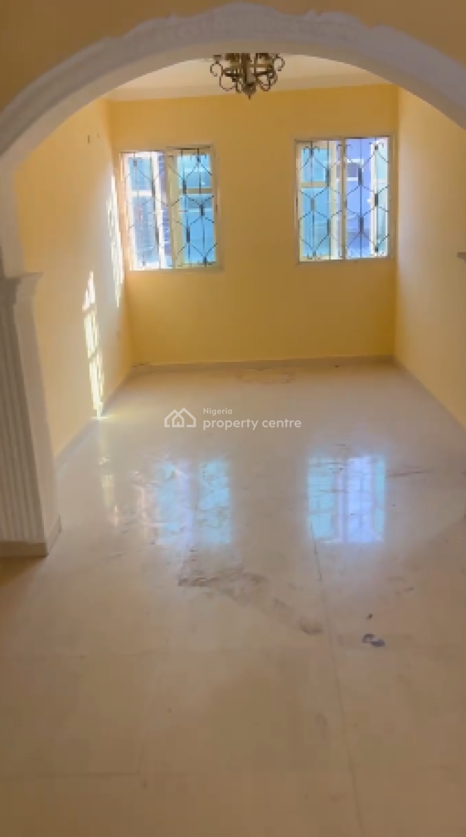 Spacious 3 Bedroom Flat, Behind Blenco, Lekki Phase 2, Lekki, Lagos, Flat / Apartment for Rent