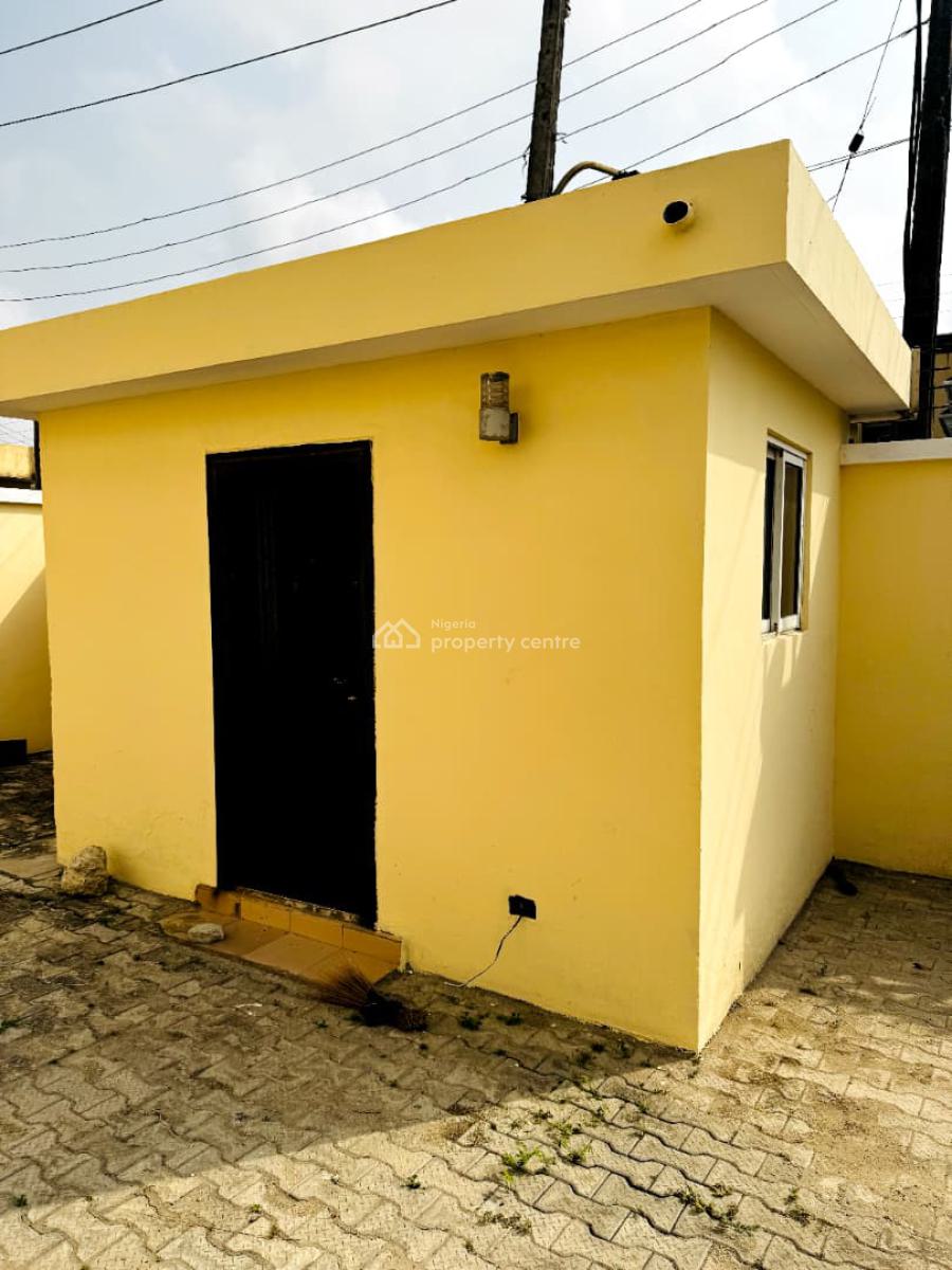 6 Bedrooms Semi-detached Townhouse with Bq, New Road Alpha Beach Chevron, Lekki, Lagos, Semi-detached Duplex for Rent