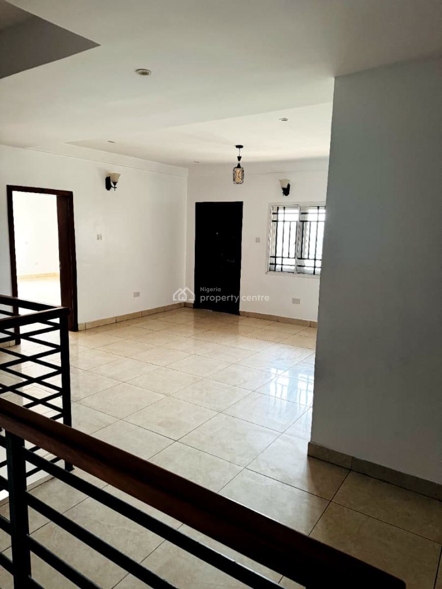 6 Bedrooms Semi-detached Townhouse with Bq, New Road Alpha Beach Chevron, Lekki, Lagos, Semi-detached Duplex for Rent