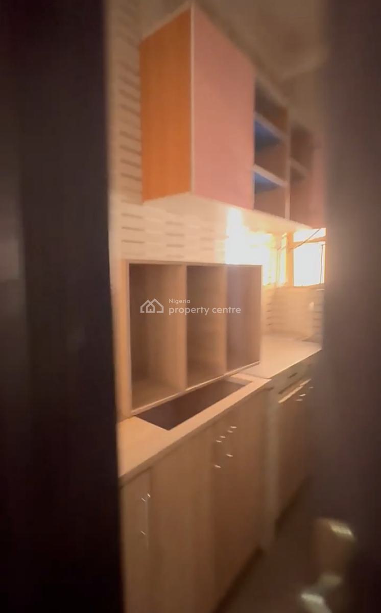Well Built & Spacious 2 Bedroom Apartment{ Video}, Ologolo, Lekki, Lagos, Flat / Apartment for Rent