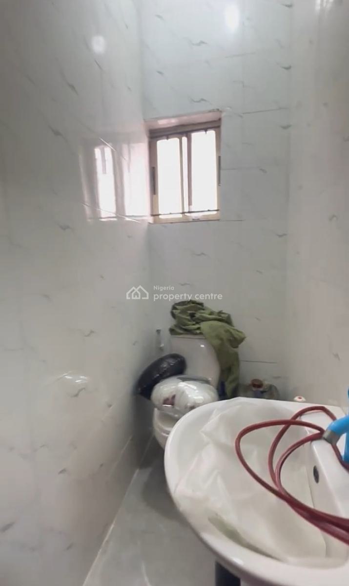 Well Built & Spacious 2 Bedroom Apartment{ Video}, Ologolo, Lekki, Lagos, Flat / Apartment for Rent