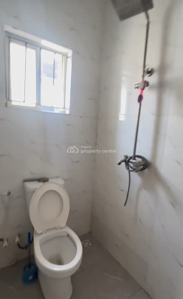Well Built & Spacious 2 Bedroom Apartment{ Video}, Ologolo, Lekki, Lagos, Flat / Apartment for Rent