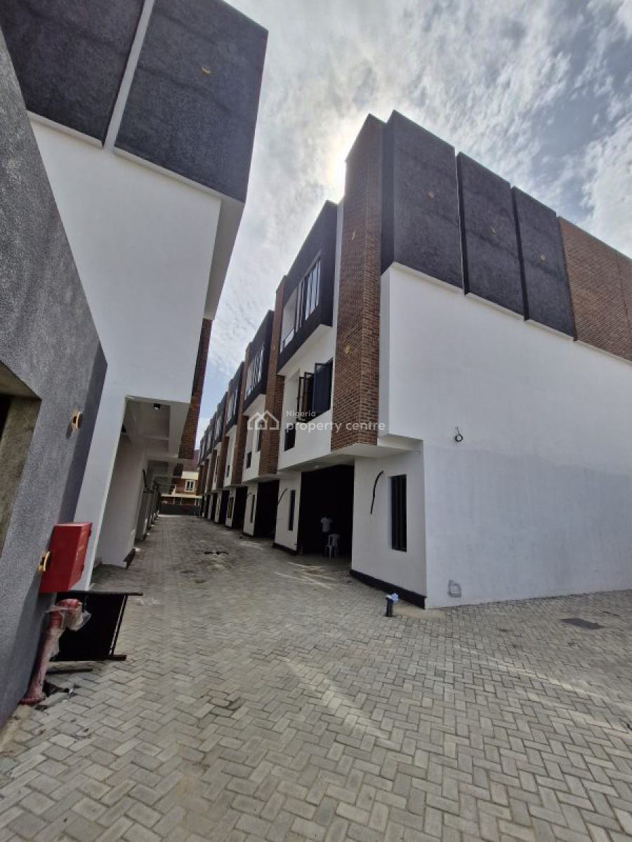 4 Bedroom Terrace Duplex & Bq, Ologolo, Lekki, Lagos, Terraced Duplex for Sale