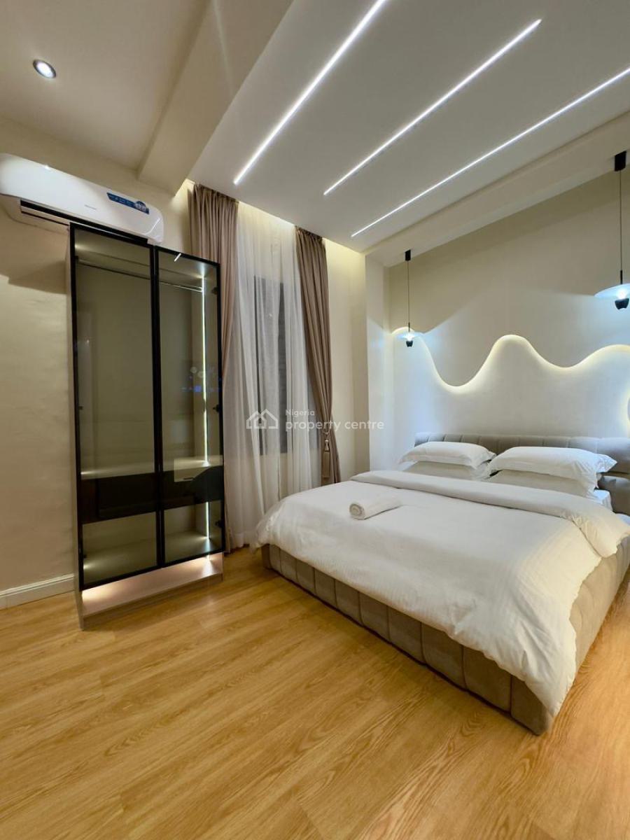 Cozy  2 Bedroom Apartment  with Ps5 , Swimming Pool ‍️ ,  Gym, Lekki Phase 1, Lekki, Lagos, Flat / Apartment Short Let