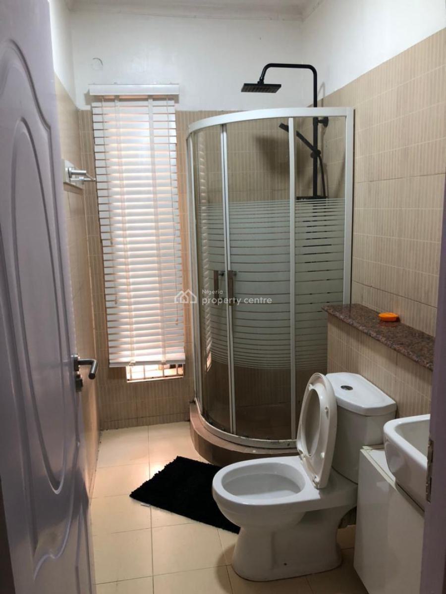 Cozy  2 Bedroom Apartment  with Ps5 , Swimming Pool ‍️ ,  Gym, Lekki Phase 1, Lekki, Lagos, Flat / Apartment Short Let