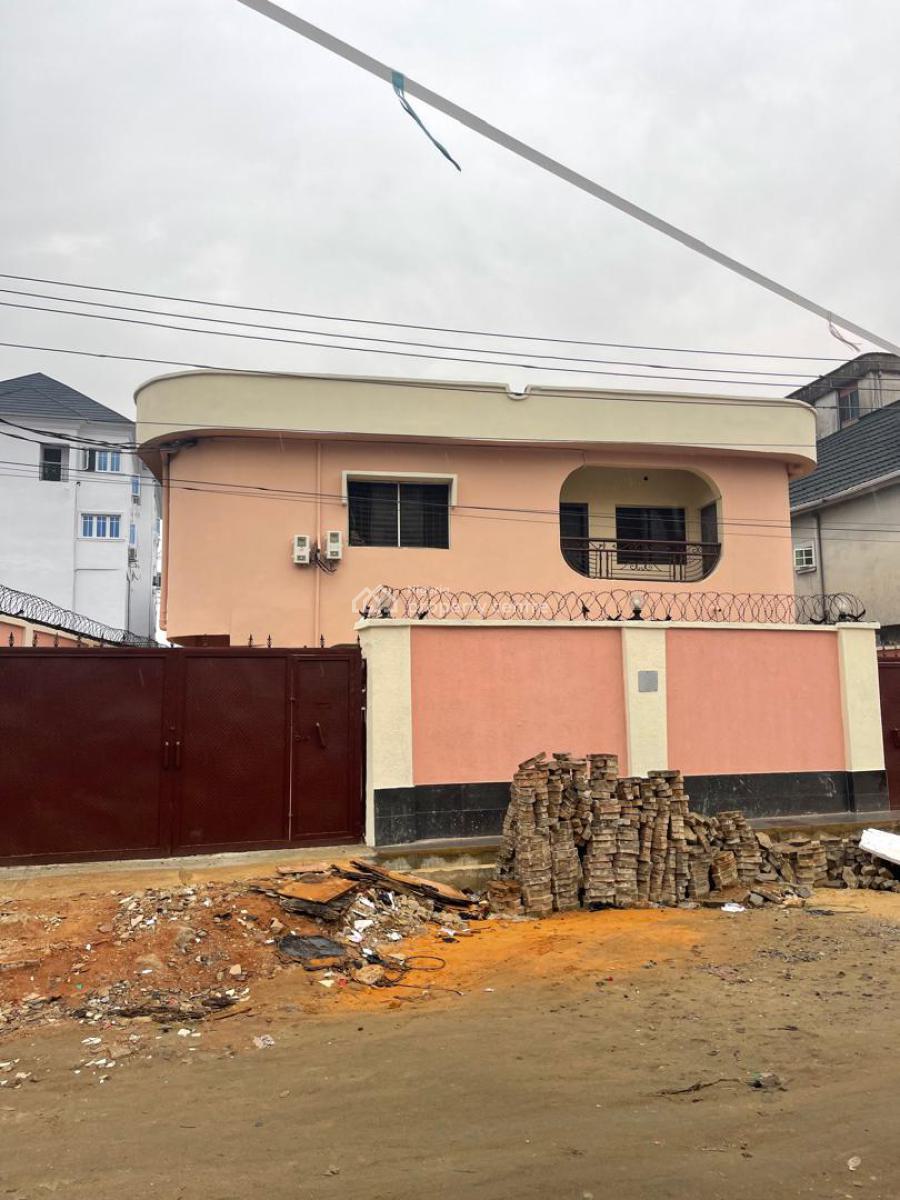 Well Maintained Spacious  4 Bedroom Duplex, Surulere, Lagos, Detached Duplex for Rent